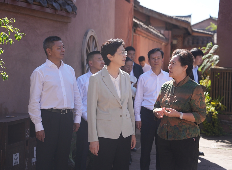 施小琳在凉山调研时强调?
深挖潜力优势做强特色产业激发消费潜能?
持续增强高质量发展动力活力更好增进民生福祉「相关图片」