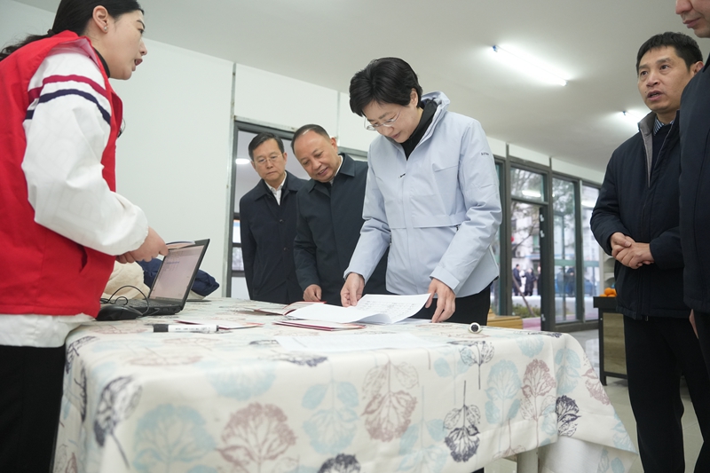 ʩС���ڹ�Ԫ����ʱǿ�� 
������������������������չλ���ܼ� 
��ʵ��׼������ʵ�֡�ʮ���塱���ÿ��֡����ͼƬ��