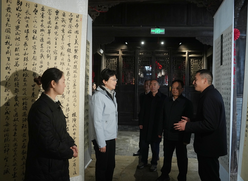 ʩС���ڹ�Ԫ����ʱǿ�� 
������������������������չλ���ܼ� 
��ʵ��׼������ʵ�֡�ʮ���塱���ÿ��֡����ͼƬ��