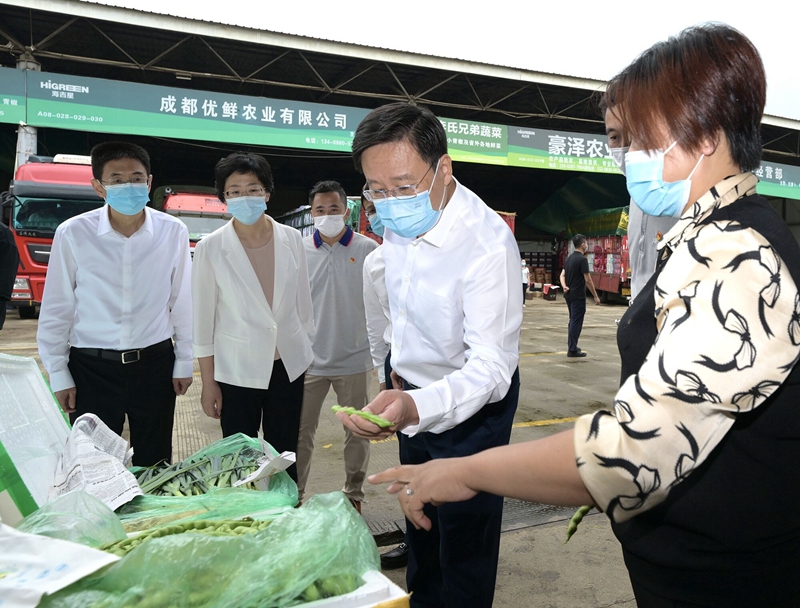 王晓晖在检查督导疫情防控工作时强调
切实把防控措施落实好把生产生活秩序维护好
齐心协力共同打赢这场疫情防控阻击战「相关图片」