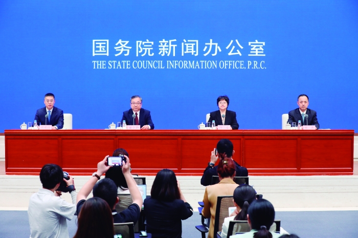 上半年工業(yè)經(jīng)濟(jì)向穩(wěn)、向新、向優(yōu) 系列增量助企舉措將陸續(xù)發(fā)布「相關(guān)圖片」