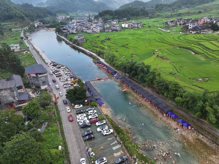 人气旺 文旅热 消费兴——中国暑期经济“热”力四射「相关图片」