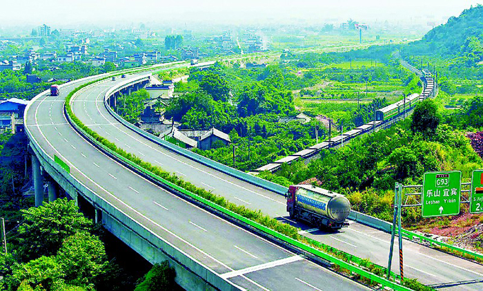 乐雅高速通车 两地车程缩至1小时