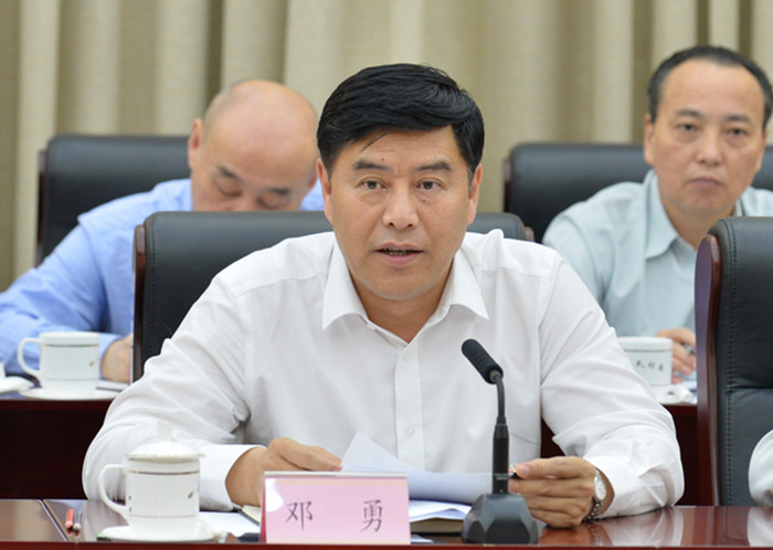 邓勇陪同国务院消防工作第三考核组在川考核并汇报我省2015年度消防