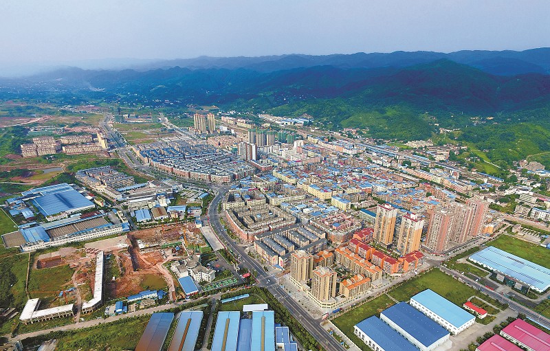 广安市前锋区强经济惠民生加速脱贫摘帽