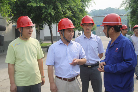 吴金炉指出,通过三天的明查暗访和查资料听汇报,督查组认为广安